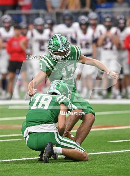 Thumbnail 3 in Wimberley vs Cuero (UIL 4A Regional Semifinal) photogallery.