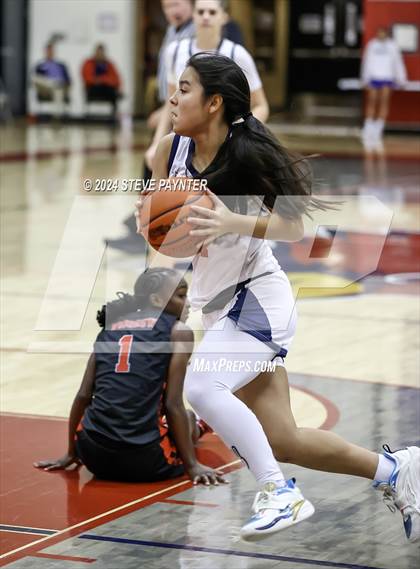 Thumbnail 2 in Wilson vs John Paul II photogallery.