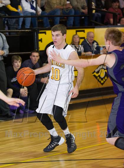 Thumbnail 3 in Holden vs. Fairview  (LHSAA Bi-District Playoff) photogallery.