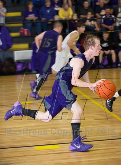 Thumbnail 2 in Holden vs. Fairview  (LHSAA Bi-District Playoff) photogallery.