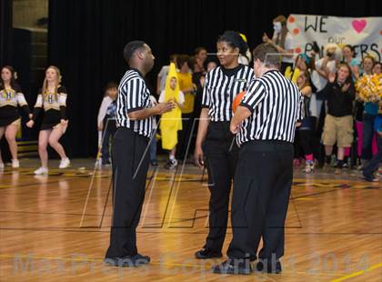 Thumbnail 2 in Holden vs. Fairview  (LHSAA Bi-District Playoff) photogallery.