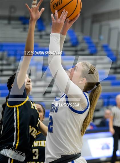 Thumbnail 2 in Flowing Wells vs Mesquite (AIA Open Round 1) photogallery.