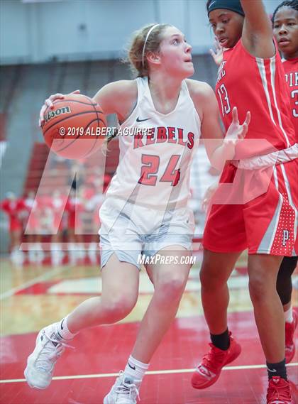 Thumbnail 1 in Pike vs. Roncalli photogallery.
