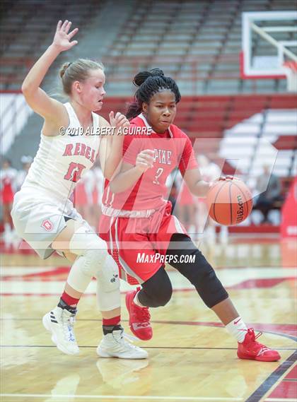 Thumbnail 2 in Pike vs. Roncalli photogallery.