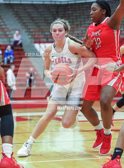 Thumbnail 1 in Pike vs. Roncalli photogallery.