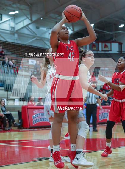 Thumbnail 2 in Pike vs. Roncalli photogallery.