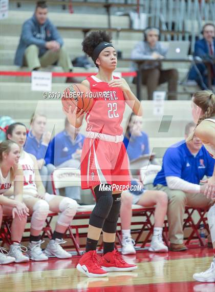 Thumbnail 3 in Pike vs. Roncalli photogallery.