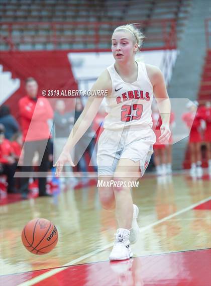 Thumbnail 3 in Pike vs. Roncalli photogallery.