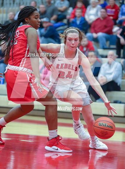 Thumbnail 3 in Pike vs. Roncalli photogallery.