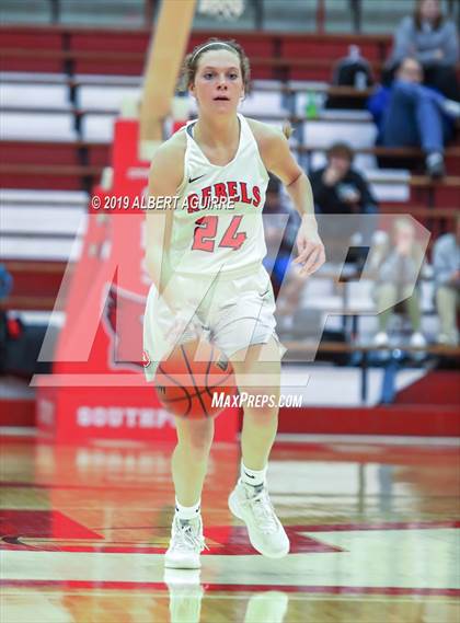 Thumbnail 3 in Pike vs. Roncalli photogallery.