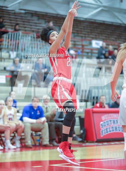 Thumbnail 3 in Pike vs. Roncalli photogallery.
