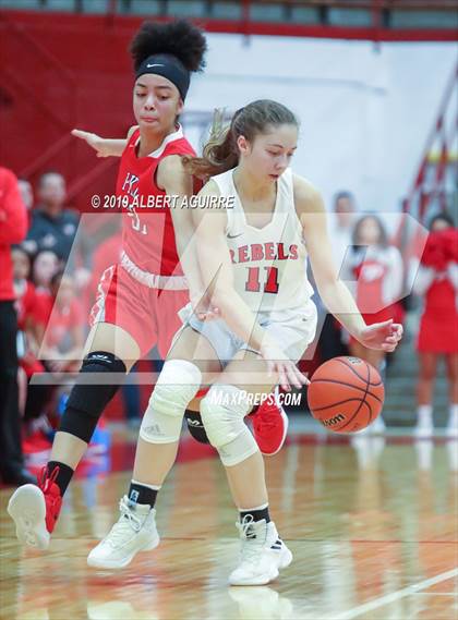 Thumbnail 2 in Pike vs. Roncalli photogallery.