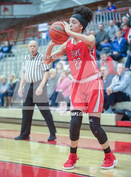 Thumbnail 2 in Pike vs. Roncalli photogallery.