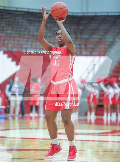 Thumbnail 3 in Pike vs. Roncalli photogallery.