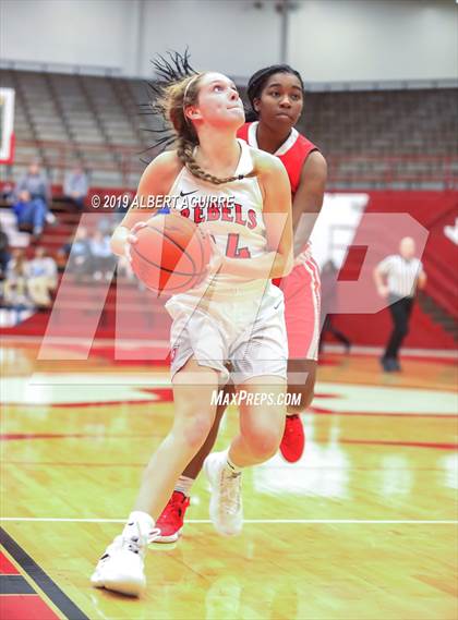 Thumbnail 3 in Pike vs. Roncalli photogallery.
