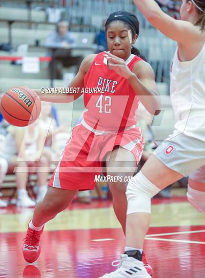 Thumbnail 3 in Pike vs. Roncalli photogallery.
