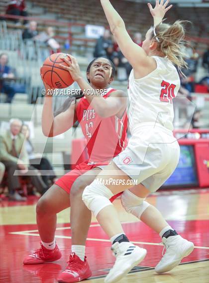 Thumbnail 2 in Pike vs. Roncalli photogallery.