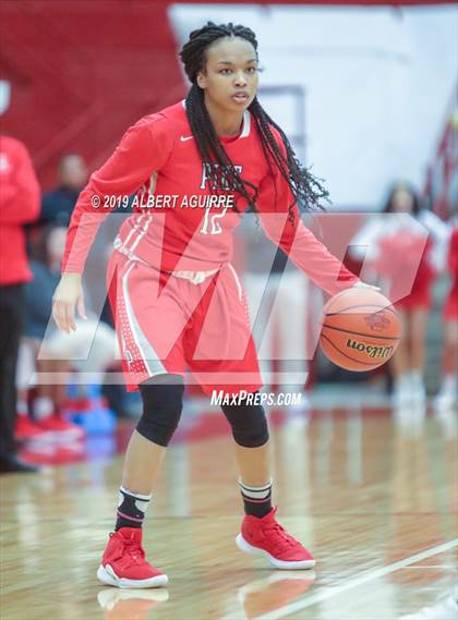 Thumbnail 2 in Pike vs. Roncalli photogallery.