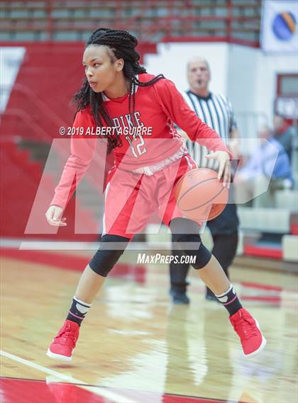 Thumbnail 1 in Pike vs. Roncalli photogallery.