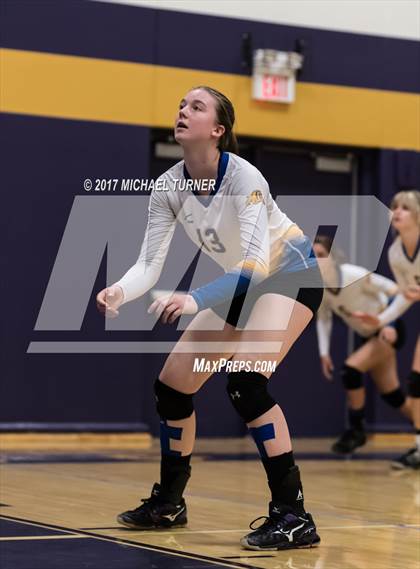 Thumbnail 3 in Fall River vs. Oroville photogallery.