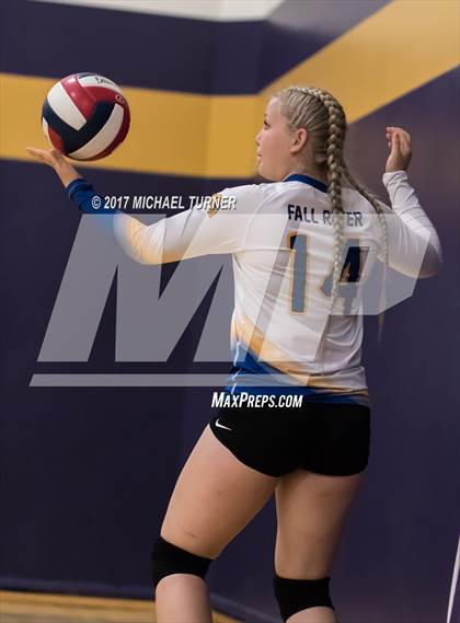 Thumbnail 1 in Fall River vs. Oroville photogallery.