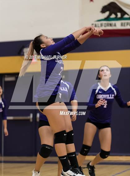 Thumbnail 1 in Fall River vs. Oroville photogallery.