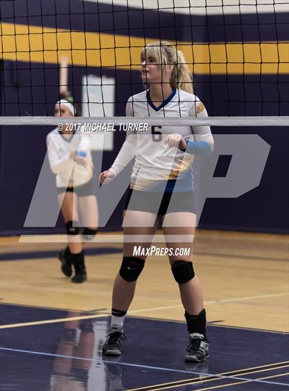 Thumbnail 3 in Fall River vs. Oroville photogallery.