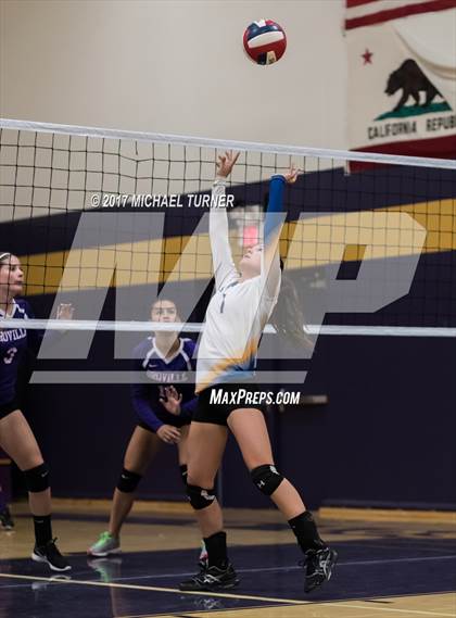 Thumbnail 2 in Fall River vs. Oroville photogallery.
