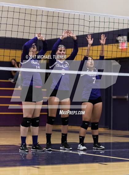 Thumbnail 1 in Fall River vs. Oroville photogallery.
