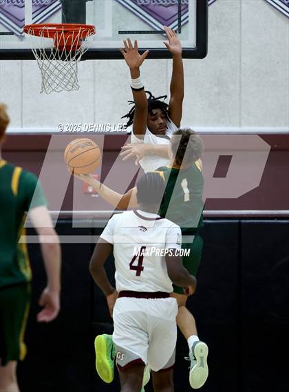 Thumbnail 2 in Weston Ranch vs. San Ramon Valley (Wildcat Winter Classic) photogallery.