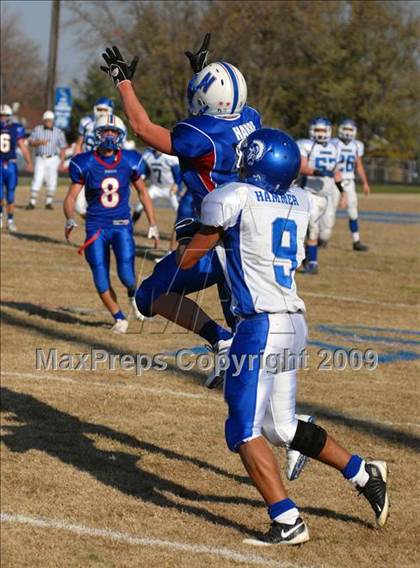 Thumbnail 2 in Auburn @ Nashville (IHSA Class 3A Playoffs) photogallery.