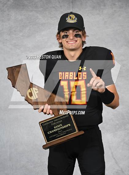 Thumbnail 1 in Mission Viejo (CIF State D1AA Awards) photogallery.