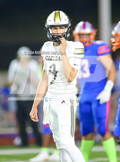 Thumbnail 3 in Oakleaf @ Bolles photogallery.