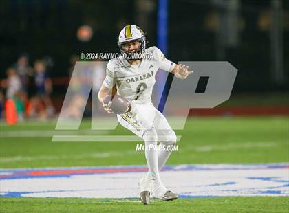 Thumbnail 1 in Oakleaf @ Bolles photogallery.
