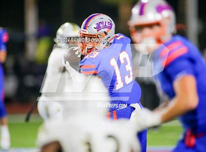 Thumbnail 2 in Oakleaf @ Bolles photogallery.