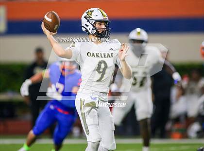 Thumbnail 1 in Oakleaf @ Bolles photogallery.