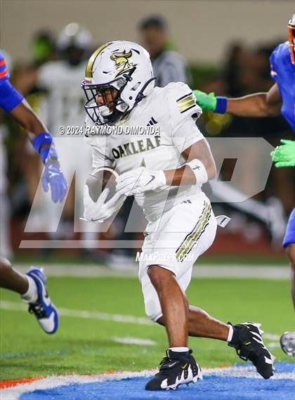 Thumbnail 3 in Oakleaf @ Bolles photogallery.