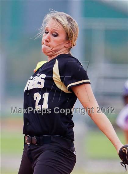 Thumbnail 2 in Ball vs. Danbury (Brazosport Classic) photogallery.