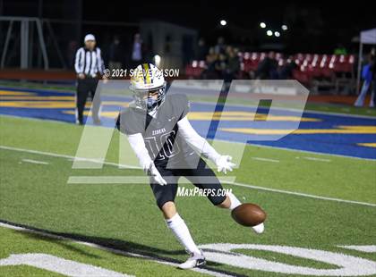Thumbnail 1 in Manteca vs. Lincoln (CIF SJS  D3 Semifinal) photogallery.