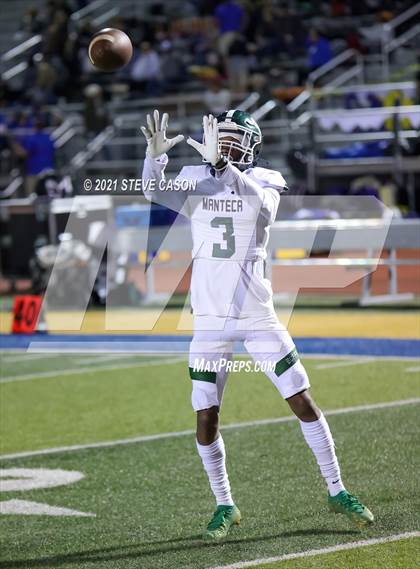 Thumbnail 1 in Manteca vs. Lincoln (CIF SJS  D3 Semifinal) photogallery.