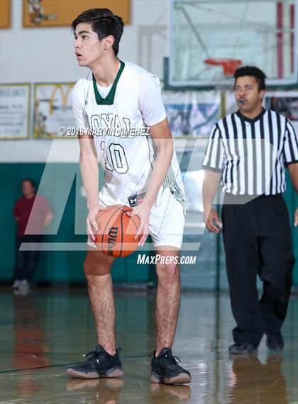 Thumbnail 3 in Royal vs Simi  photogallery.
