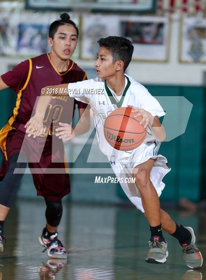 Thumbnail 3 in Royal vs Simi  photogallery.
