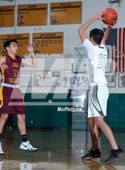 Thumbnail 3 in Royal vs Simi  photogallery.
