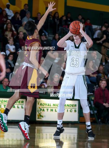 Thumbnail 2 in Royal vs Simi  photogallery.