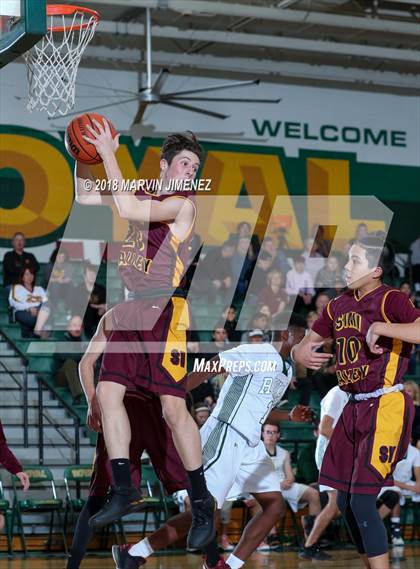 Thumbnail 2 in Royal vs Simi  photogallery.