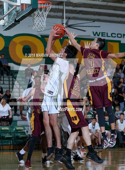 Thumbnail 2 in Royal vs Simi  photogallery.