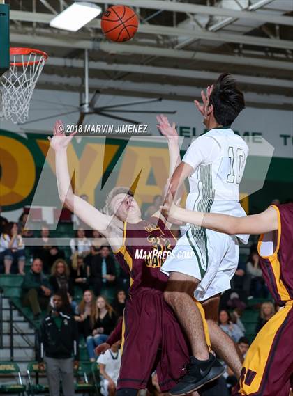 Thumbnail 2 in Royal vs Simi  photogallery.