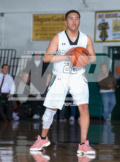 Thumbnail 1 in Royal vs Simi  photogallery.
