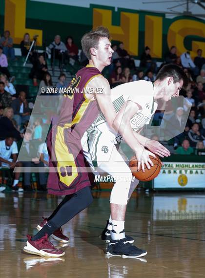Thumbnail 2 in Royal vs Simi  photogallery.