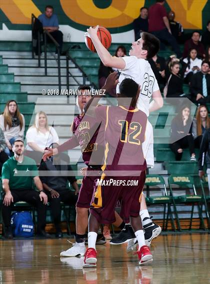 Thumbnail 2 in Royal vs Simi  photogallery.